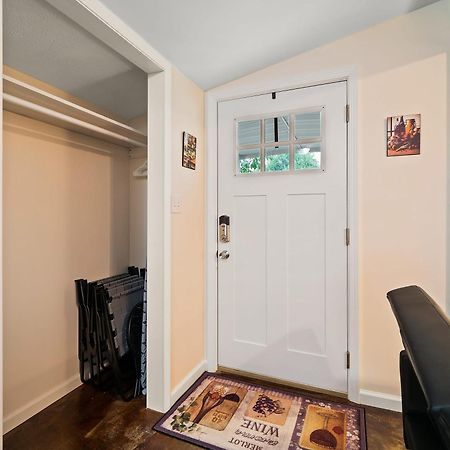 Chardonnay Cottage - Gotl Strip - Cozy & Quaint Geneva ภายนอก รูปภาพ