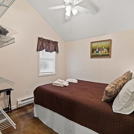 Chardonnay Cottage - Gotl Strip - Cozy & Quaint Geneva ภายนอก รูปภาพ