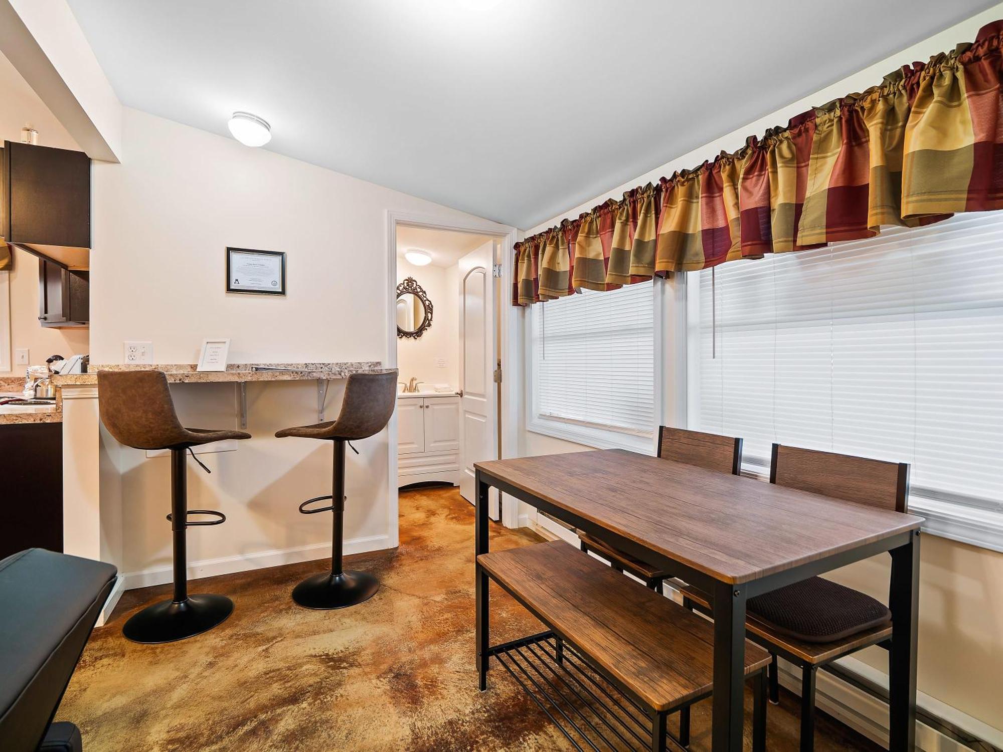 Chardonnay Cottage - Gotl Strip - Cozy & Quaint Geneva ภายนอก รูปภาพ